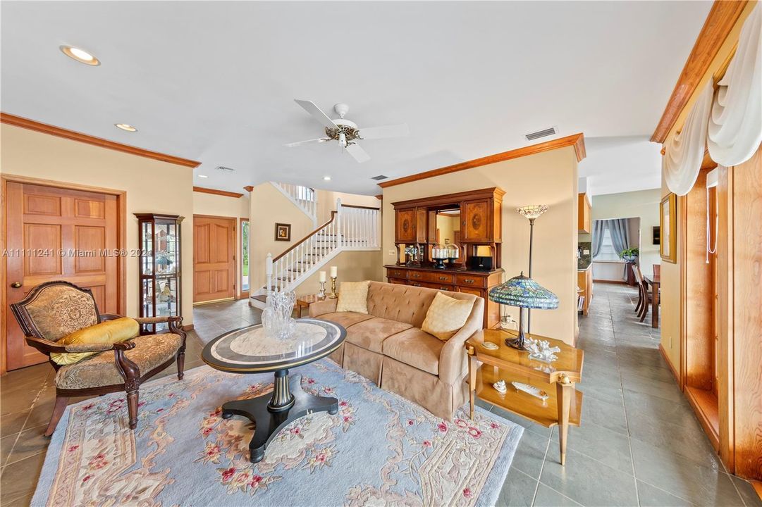 Recently Sold: $1,650,000 (5 beds, 4 baths, 3819 Square Feet)