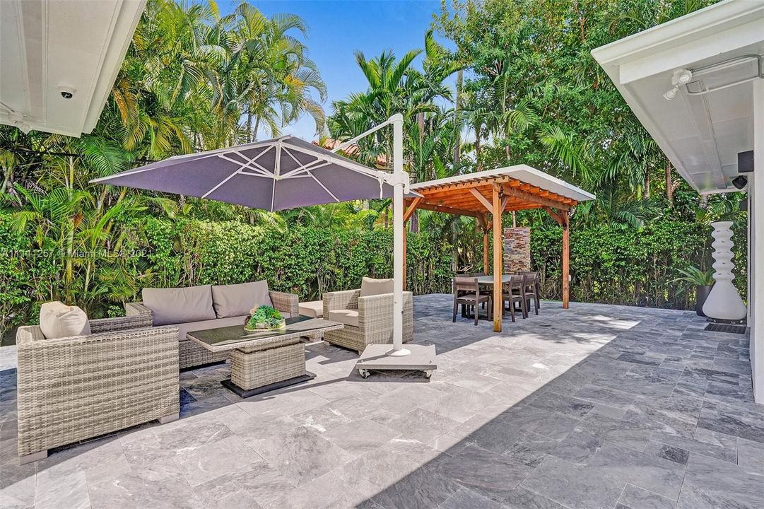 Recently Sold: $1,299,000 (4 beds, 2 baths, 2283 Square Feet)