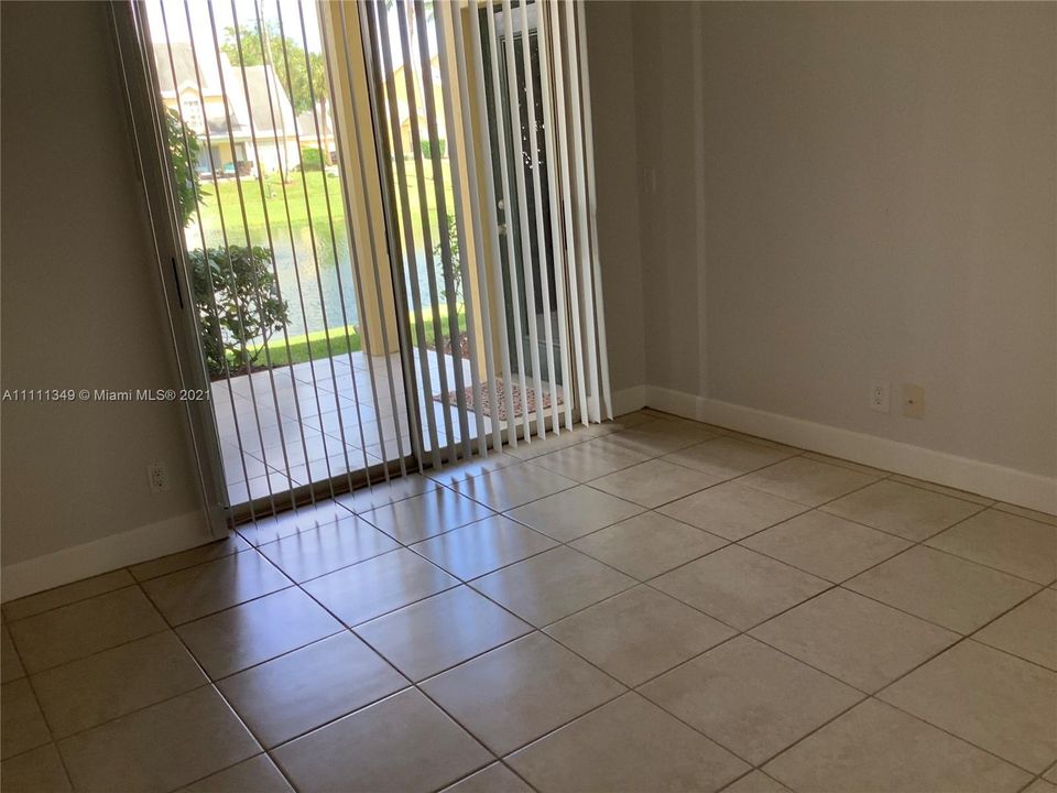 Recently Rented: $1,600 (1 beds, 1 baths, 700 Square Feet)