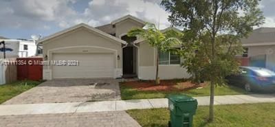 Recently Sold: $450,000 (4 beds, 2 baths, 1799 Square Feet)