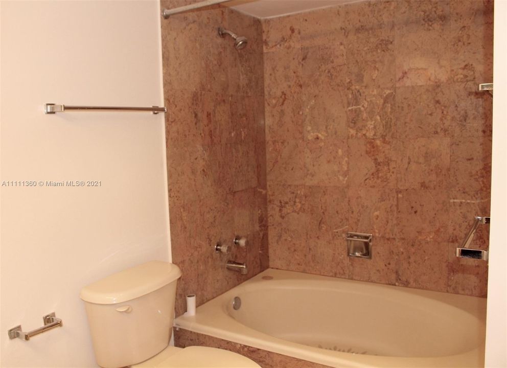 Recently Rented: $4,800 (3 beds, 2 baths, 1732 Square Feet)