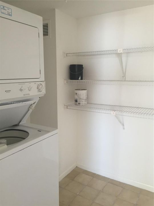 Recently Rented: $4,800 (3 beds, 2 baths, 1732 Square Feet)