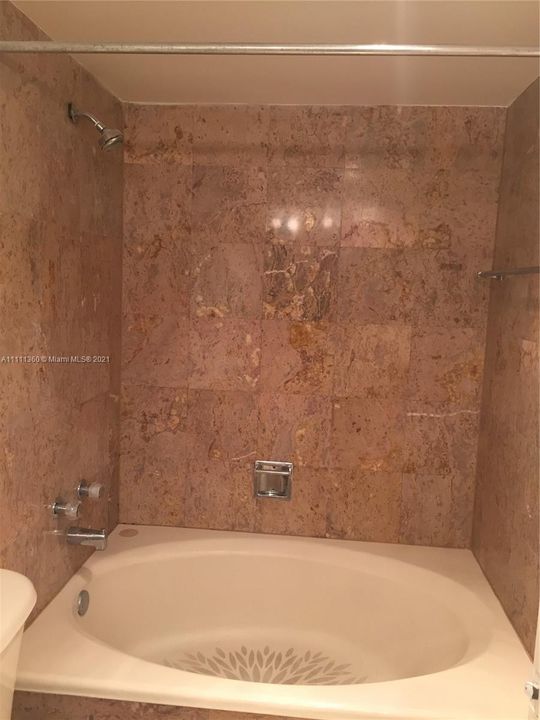 Recently Rented: $4,800 (3 beds, 2 baths, 1732 Square Feet)