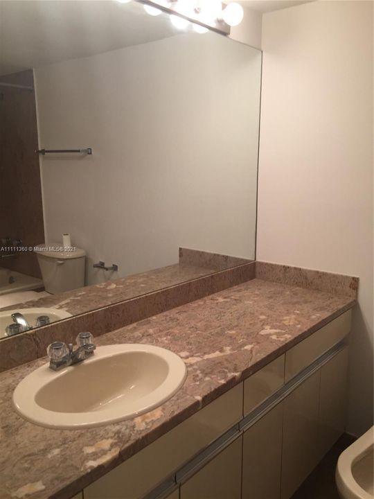 Recently Rented: $4,800 (3 beds, 2 baths, 1732 Square Feet)