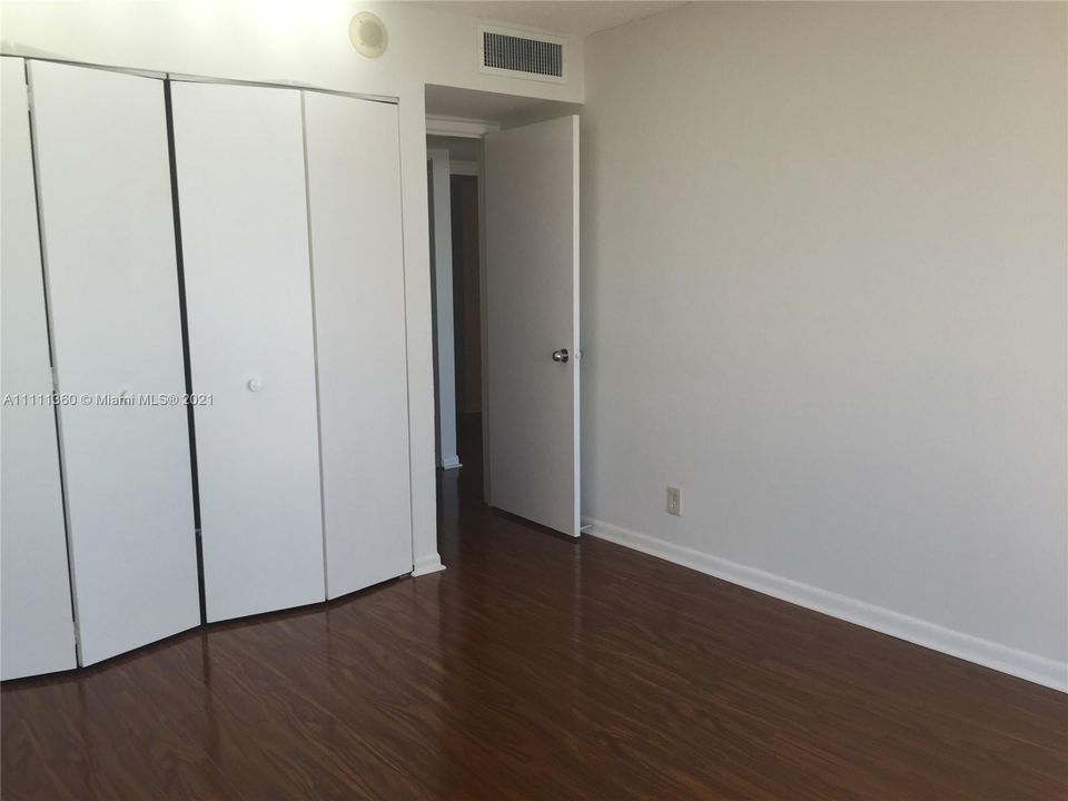 Recently Rented: $4,800 (3 beds, 2 baths, 1732 Square Feet)