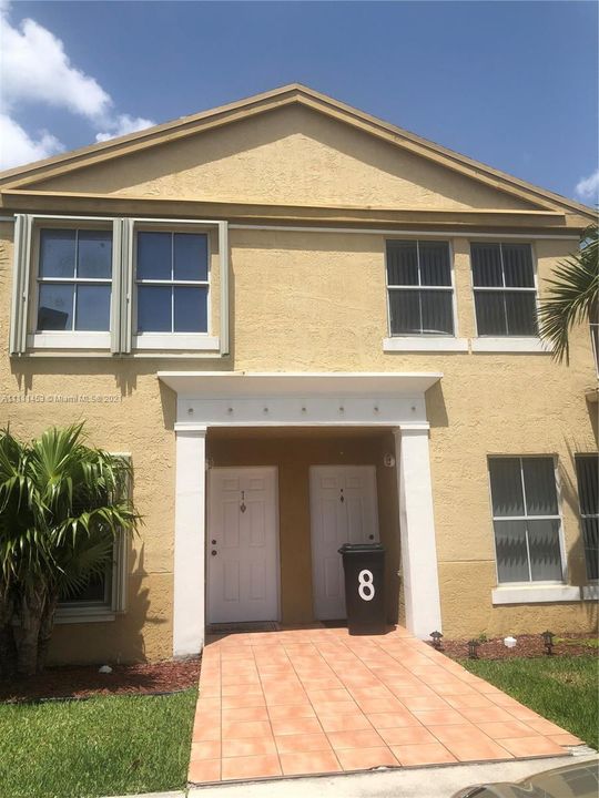 Recently Rented: $2,600 (3 beds, 2 baths, 1470 Square Feet)