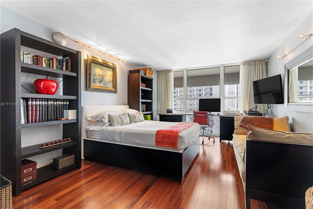 Recently Sold: $539,500 (2 beds, 2 baths, 1640 Square Feet)