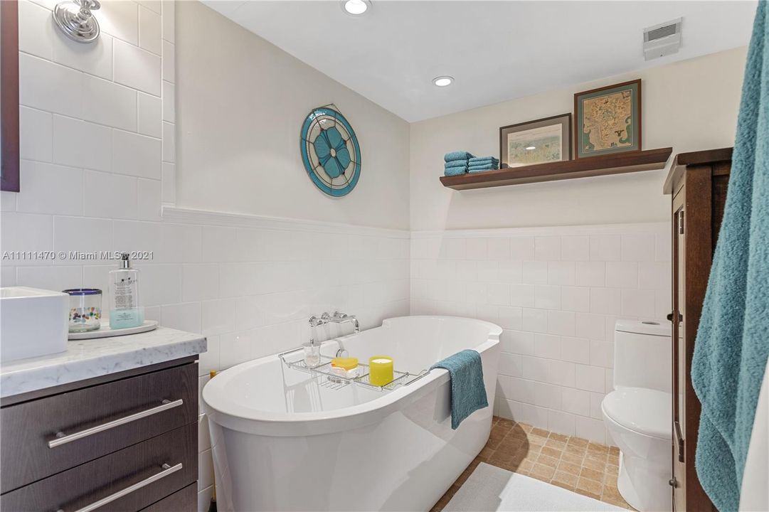 Recently Sold: $539,500 (2 beds, 2 baths, 1640 Square Feet)