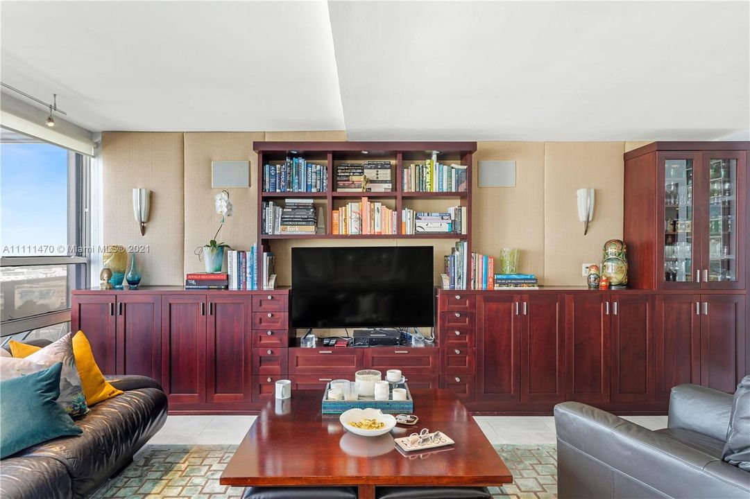 Recently Sold: $539,500 (2 beds, 2 baths, 1640 Square Feet)