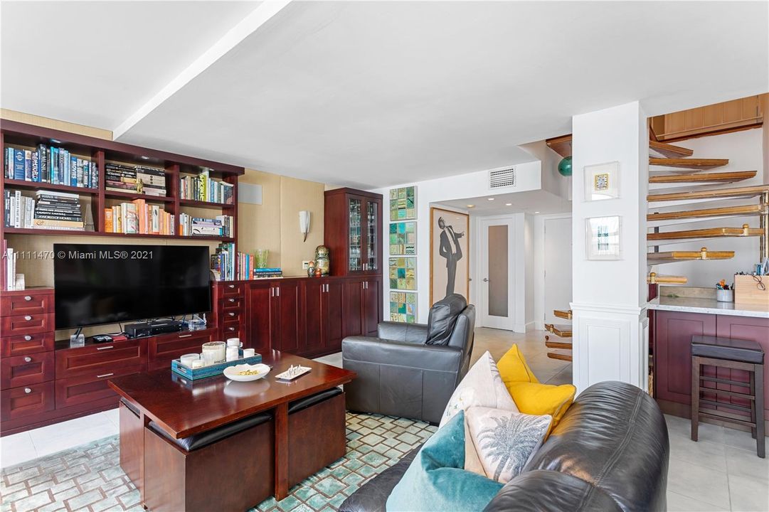 Recently Sold: $539,500 (2 beds, 2 baths, 1640 Square Feet)