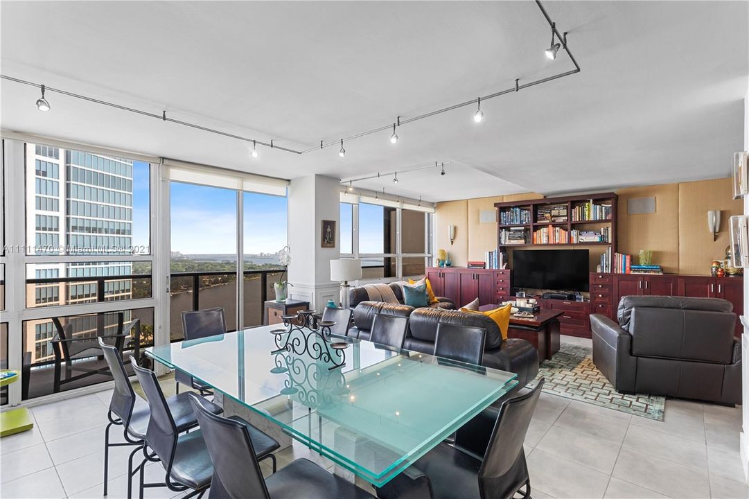 Recently Sold: $539,500 (2 beds, 2 baths, 1640 Square Feet)