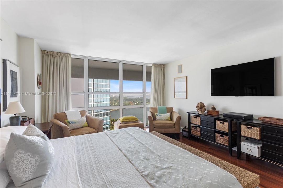 Recently Sold: $539,500 (2 beds, 2 baths, 1640 Square Feet)