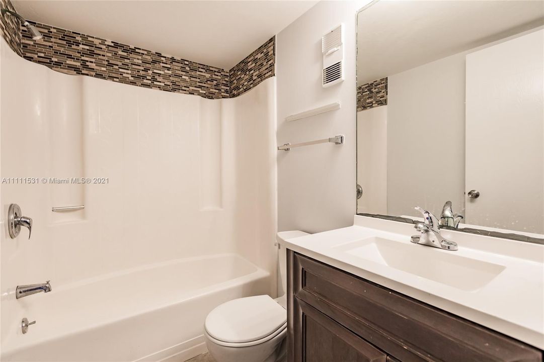 Недавно арендовано: $1,250 (2 спален, 2 ванн, 0 Квадратных фут)