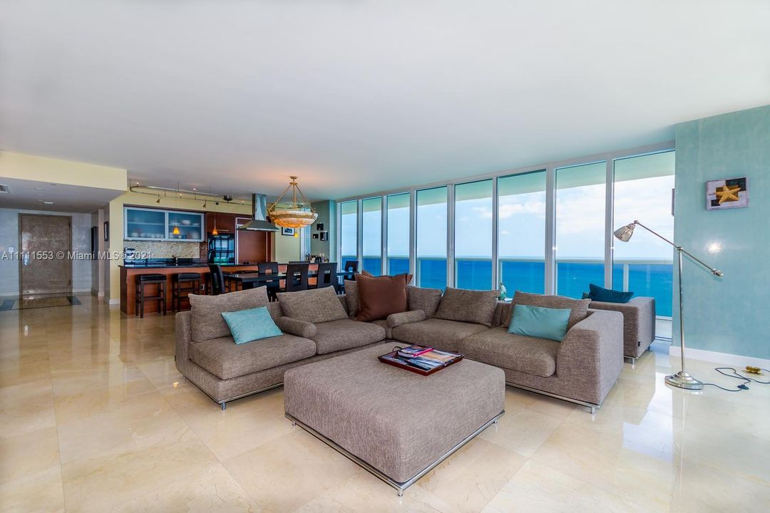 Recently Sold: $1,899,000 (3 beds, 3 baths, 2065 Square Feet)