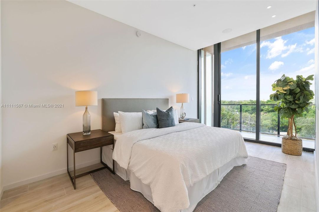 Recently Sold: $850,000 (1 beds, 1 baths, 912 Square Feet)