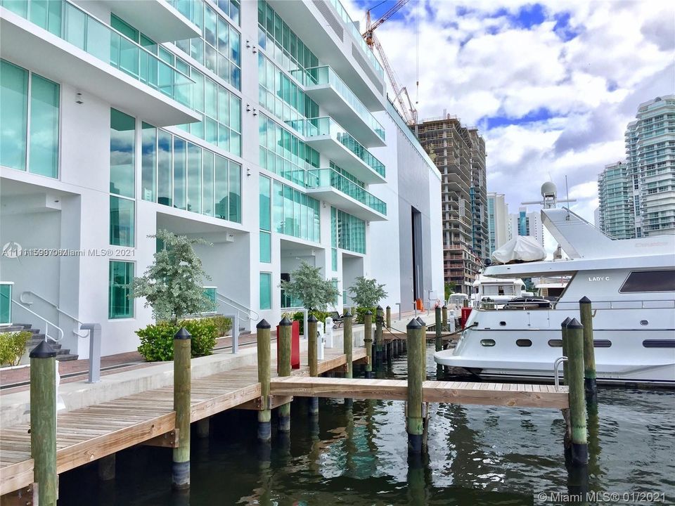 最近售出: $100,000 (0.37 acres)