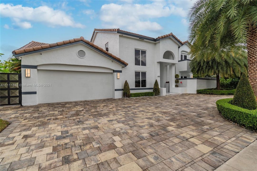 Recently Sold: $1,325,000 (4 beds, 3 baths, 2473 Square Feet)