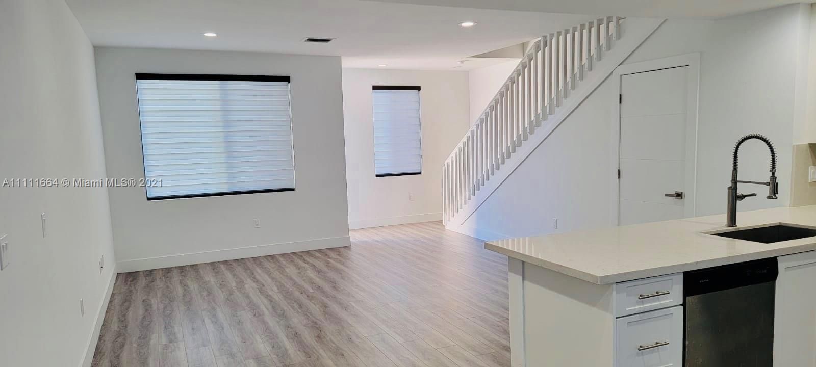 Recently Rented: $2,150 (3 beds, 2 baths, 1480 Square Feet)