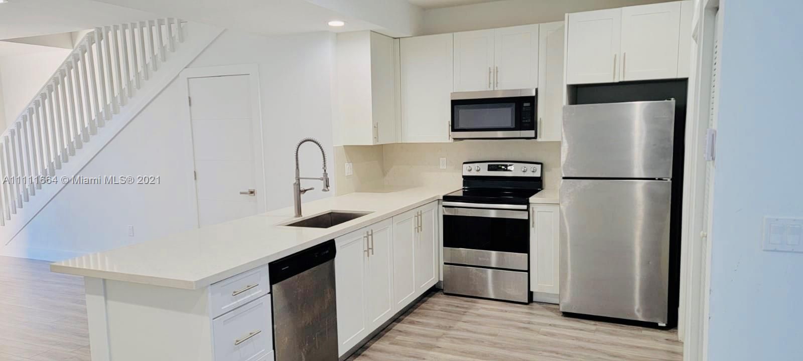 Recently Rented: $2,150 (3 beds, 2 baths, 1480 Square Feet)