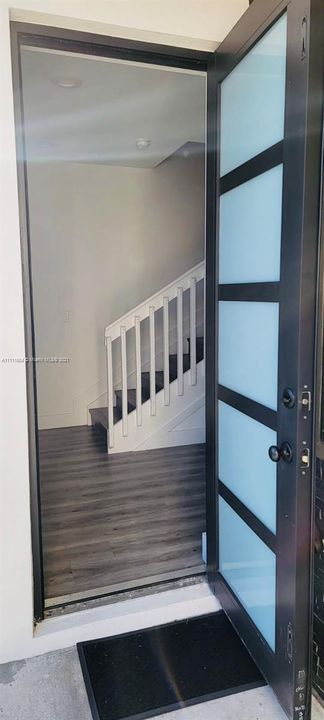 Recently Rented: $2,150 (3 beds, 2 baths, 1480 Square Feet)