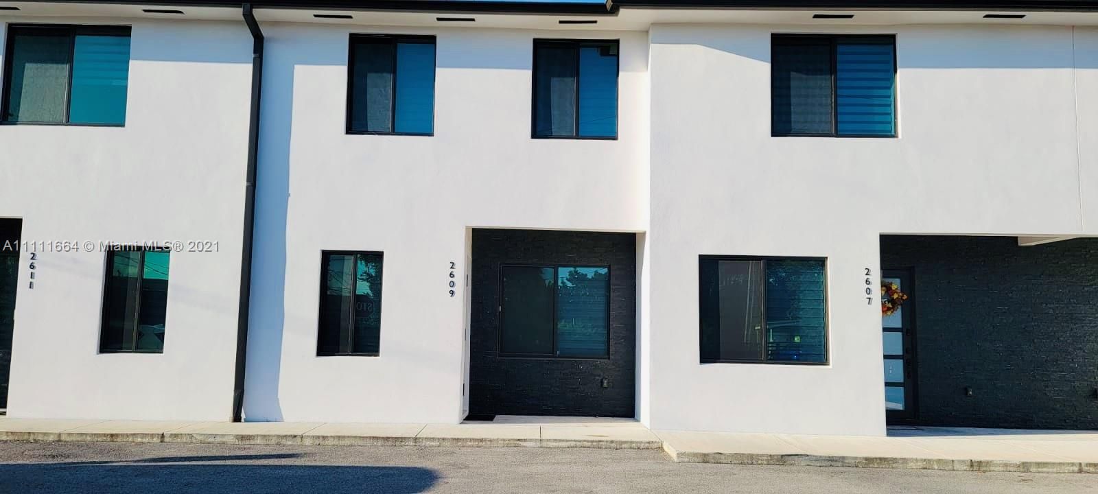 Recently Rented: $2,150 (3 beds, 2 baths, 1480 Square Feet)