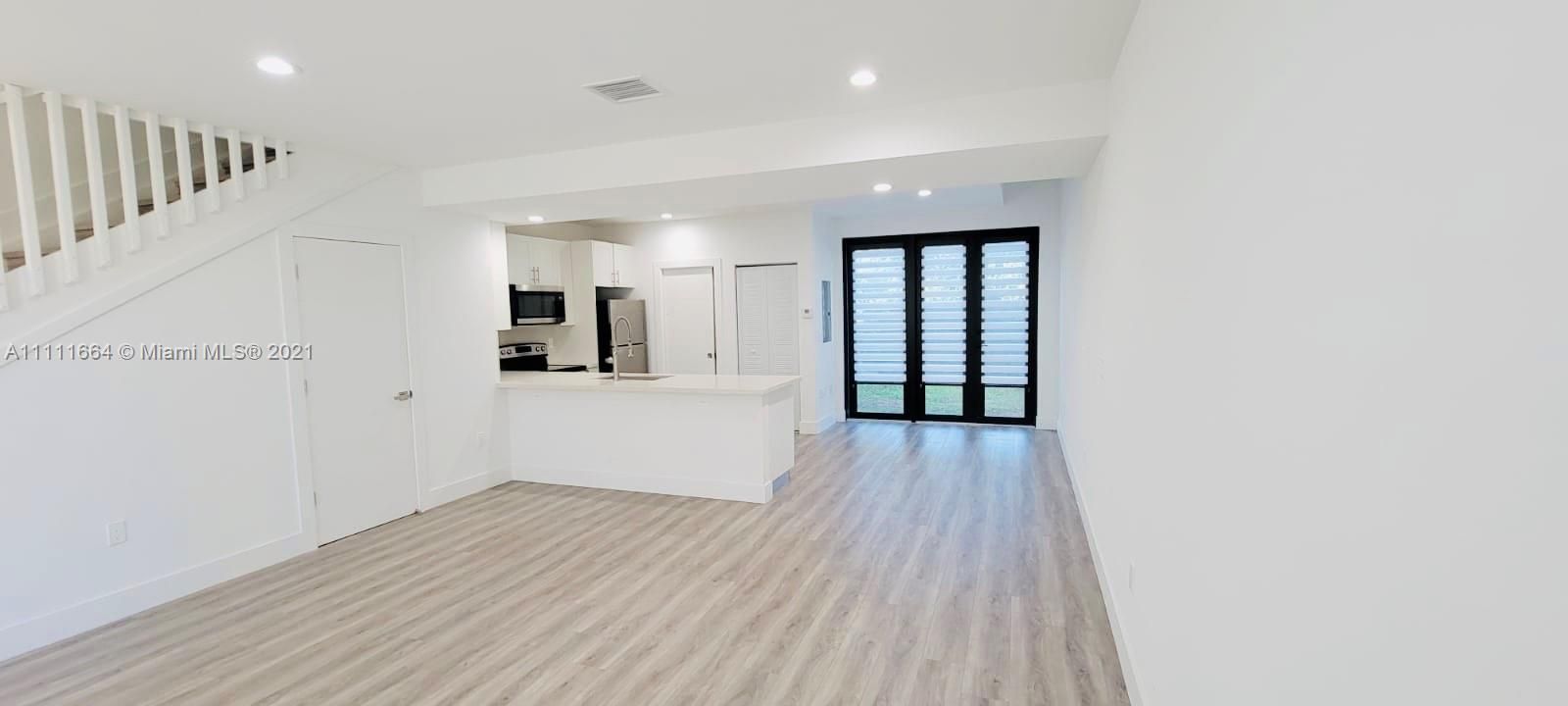 Recently Rented: $2,150 (3 beds, 2 baths, 1480 Square Feet)