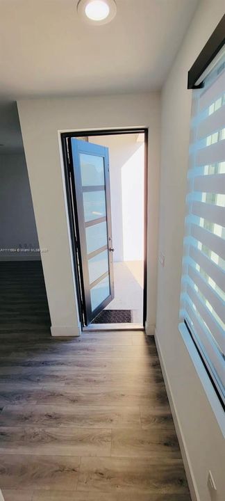 Recently Rented: $2,150 (3 beds, 2 baths, 1480 Square Feet)