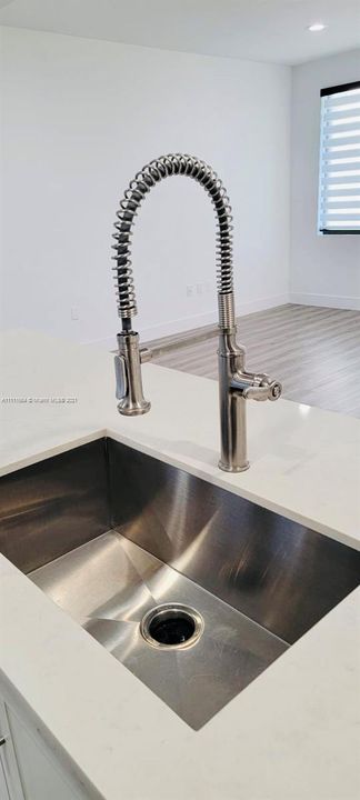 Recently Rented: $2,150 (3 beds, 2 baths, 1480 Square Feet)