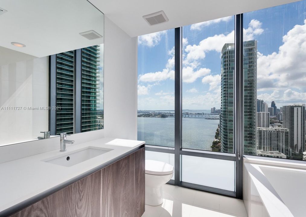 Recently Sold: $1,900,000 (3 beds, 3 baths, 1634 Square Feet)