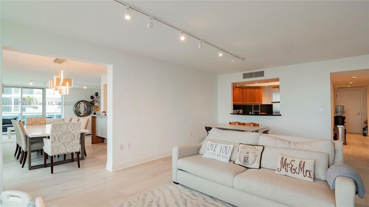 Recently Sold: $975,000 (1 beds, 1 baths, 0 Square Feet)