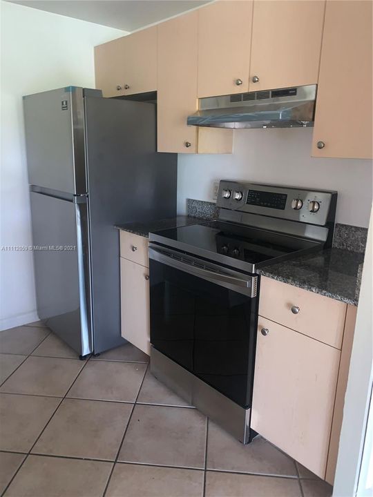 Recently Rented: $1,650 (1 beds, 1 baths, 850 Square Feet)