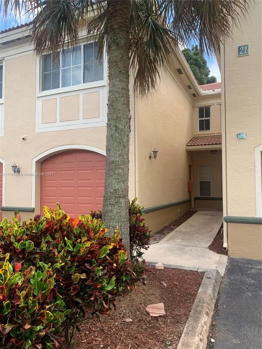 Recently Rented: $1,650 (1 beds, 1 baths, 850 Square Feet)