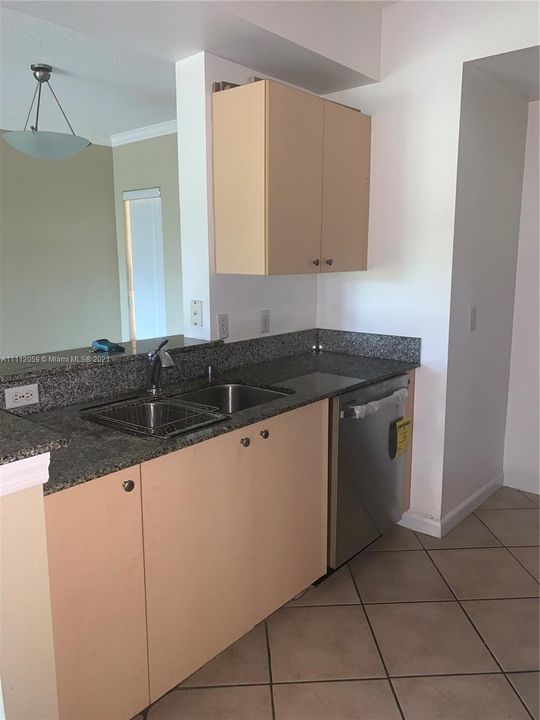 Recently Rented: $1,650 (1 beds, 1 baths, 850 Square Feet)