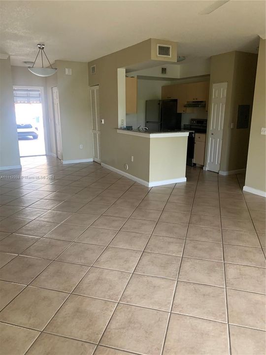 Recently Rented: $1,650 (1 beds, 1 baths, 850 Square Feet)