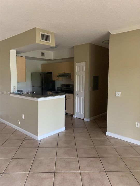 Recently Rented: $1,650 (1 beds, 1 baths, 850 Square Feet)