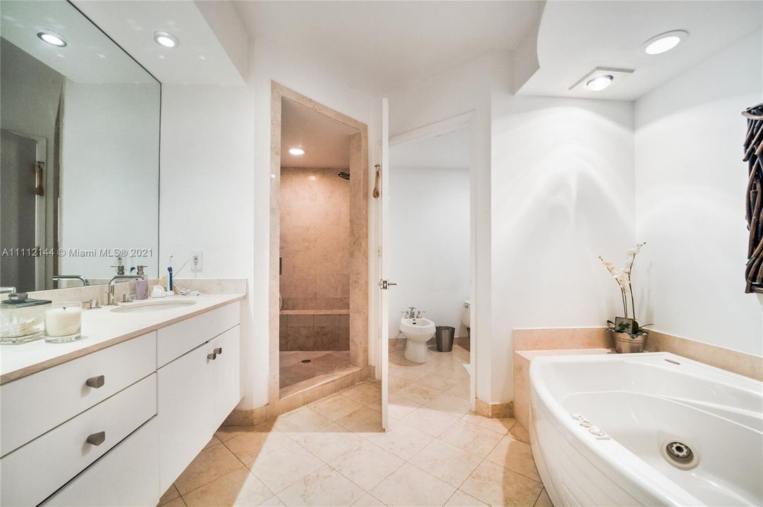 Recently Sold: $1,865,000 (3 beds, 3 baths, 2602 Square Feet)