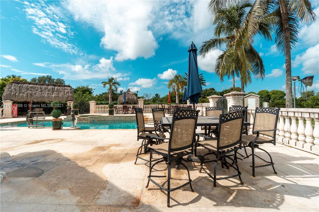 Recently Rented: $6,500 (4 beds, 3 baths, 4052 Square Feet)