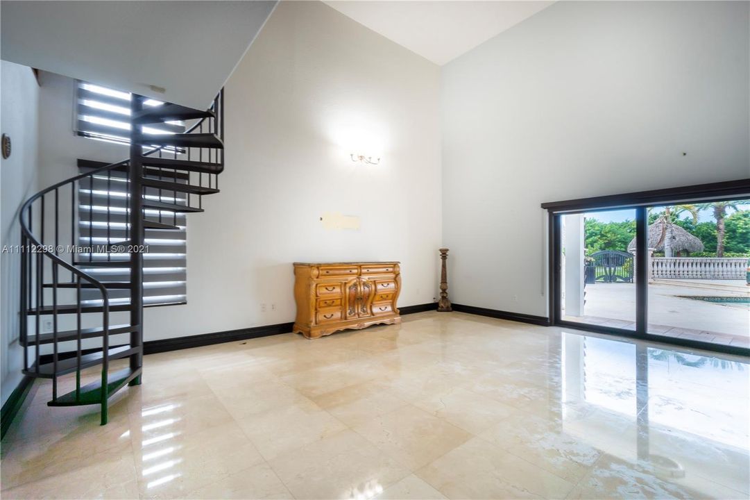 Recently Rented: $6,500 (4 beds, 3 baths, 4052 Square Feet)