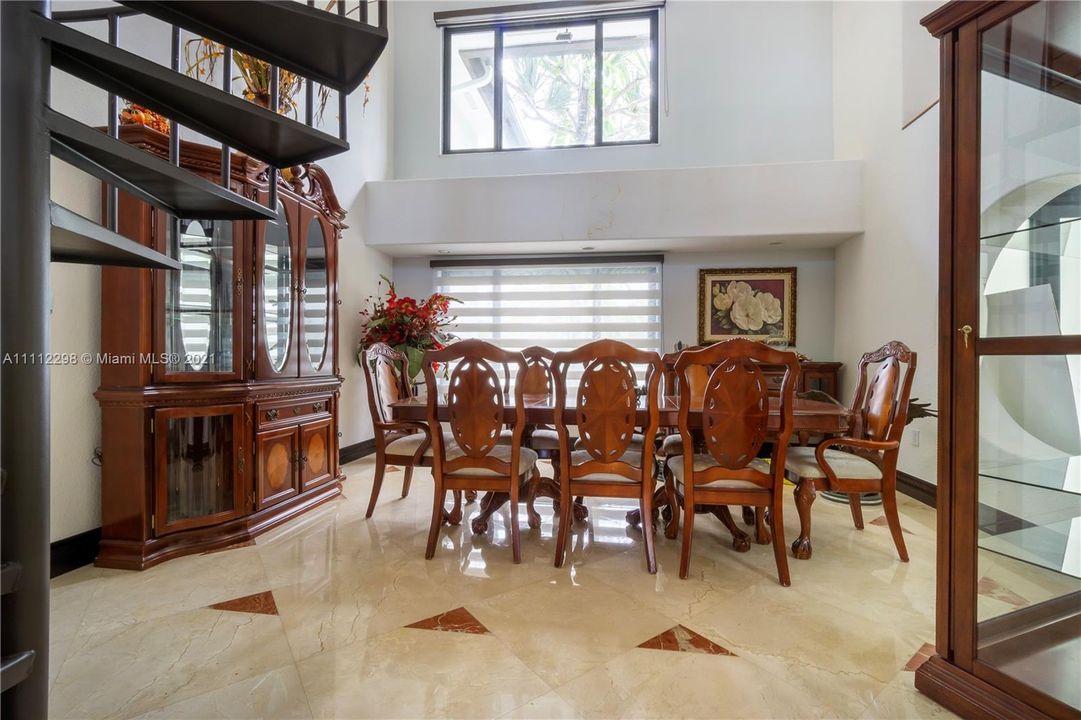 Recently Rented: $6,500 (4 beds, 3 baths, 4052 Square Feet)