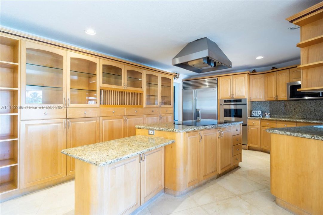 Recently Rented: $6,500 (4 beds, 3 baths, 4052 Square Feet)