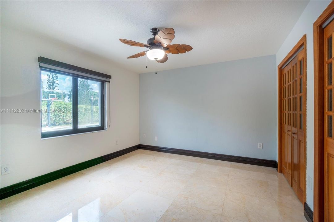 Recently Rented: $6,500 (4 beds, 3 baths, 4052 Square Feet)