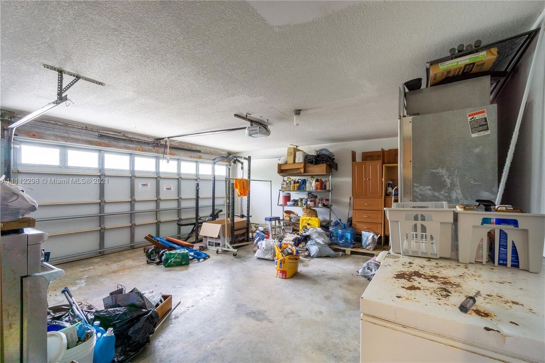 Recently Rented: $6,500 (4 beds, 3 baths, 4052 Square Feet)