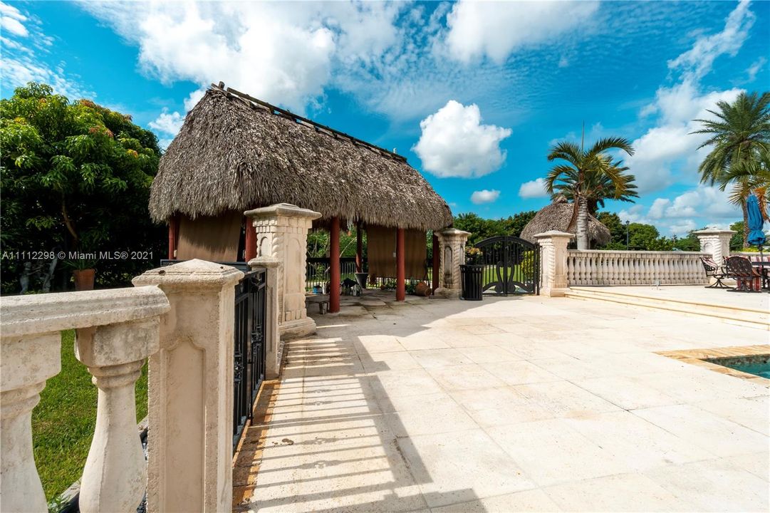 Recently Rented: $6,500 (4 beds, 3 baths, 4052 Square Feet)