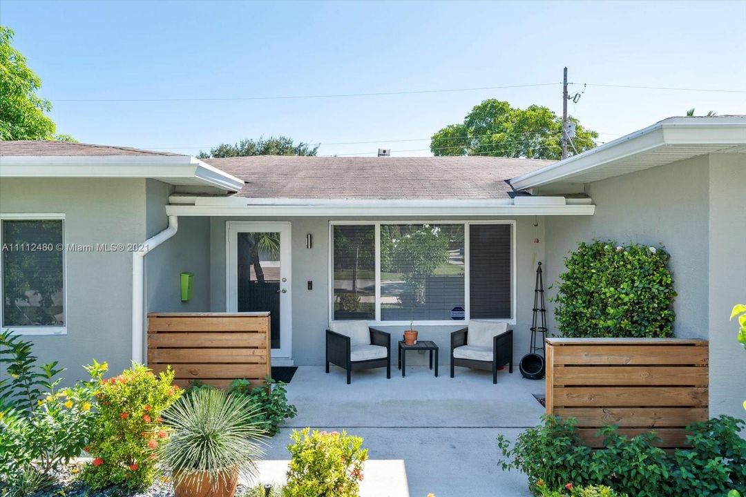 Recently Sold: $715,000 (3 beds, 2 baths, 1758 Square Feet)