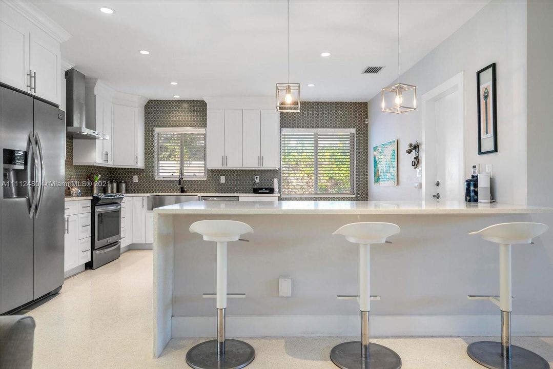 Recently Sold: $715,000 (3 beds, 2 baths, 1758 Square Feet)