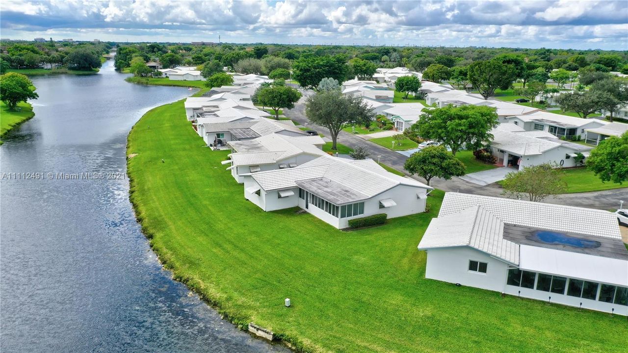 Vendido Recientemente: $325,000 (2 camas, 2 baños, 1560 Pies cuadrados)