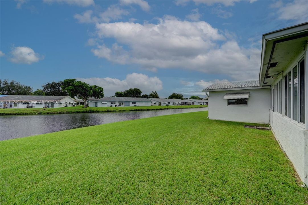 Vendido Recientemente: $325,000 (2 camas, 2 baños, 1560 Pies cuadrados)