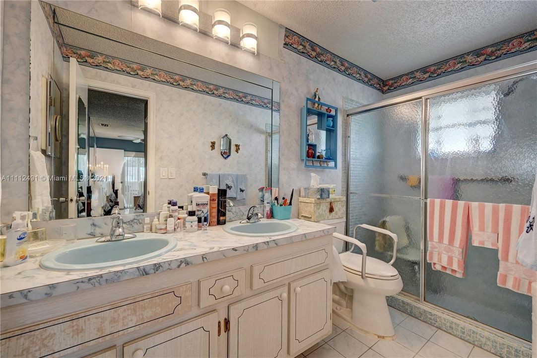 MASTER BATH