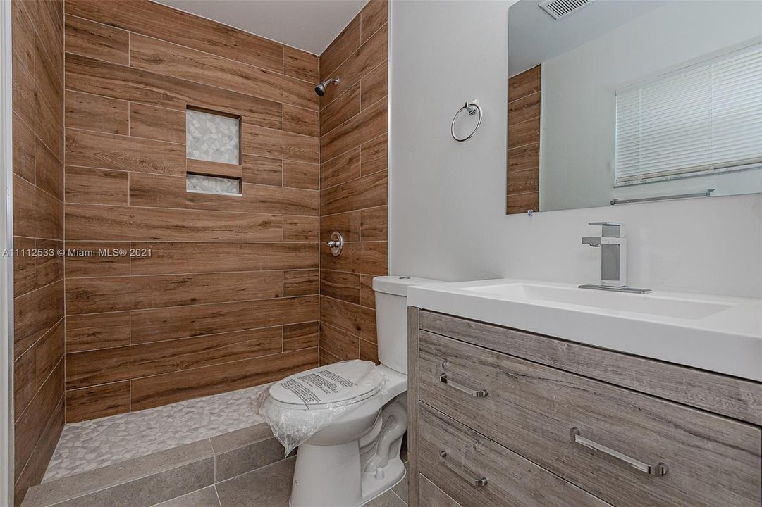 Недавно арендовано: $2,800 (4 спален, 2 ванн, 1398 Квадратных фут)