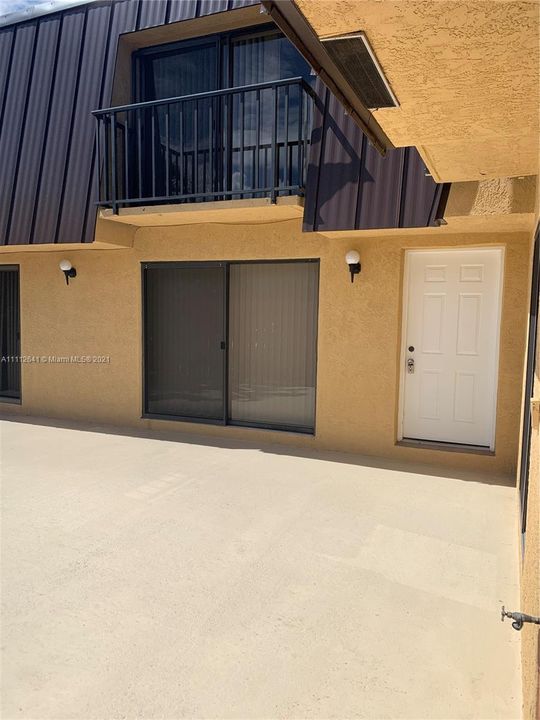 Fresh exterior paint in Courtyard